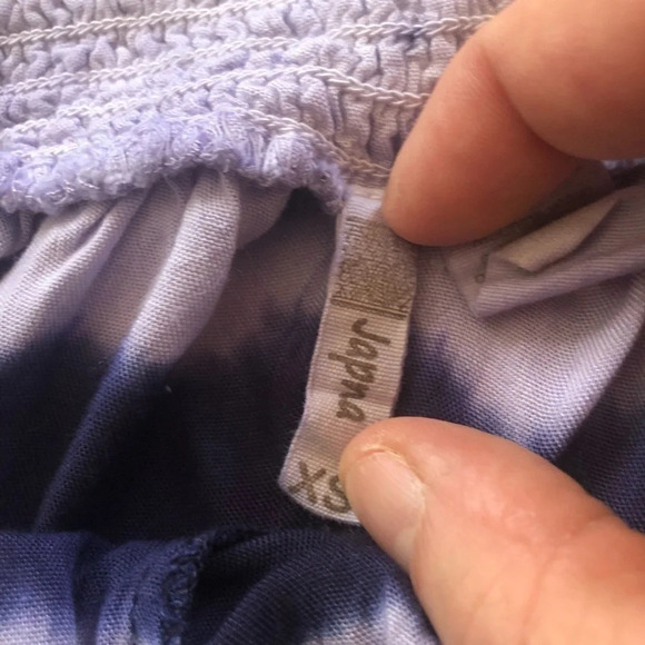 Tie dyed shorts byJapna - Picture 3 of 4